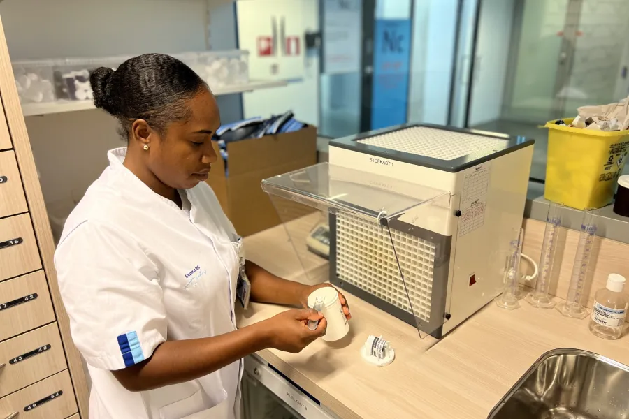 Shardiennely Pinedo, Apothekersassistent, Erasmus MC