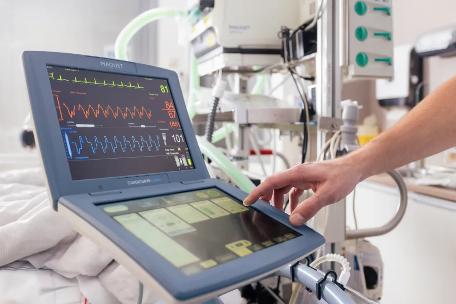 Alexander Harthoorn, medisch hulpverlener, Erasmus MC