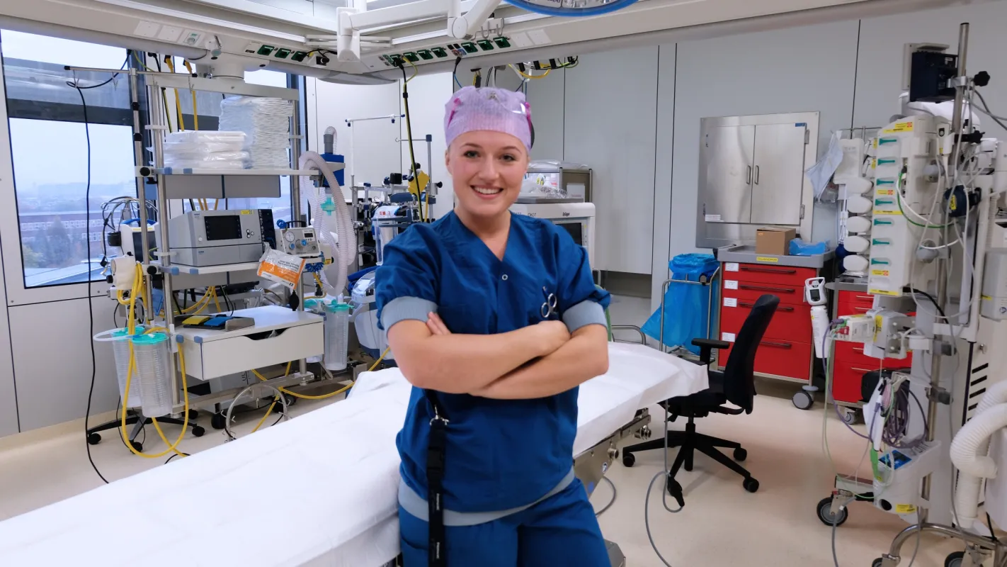 Rachel, operatieassistent